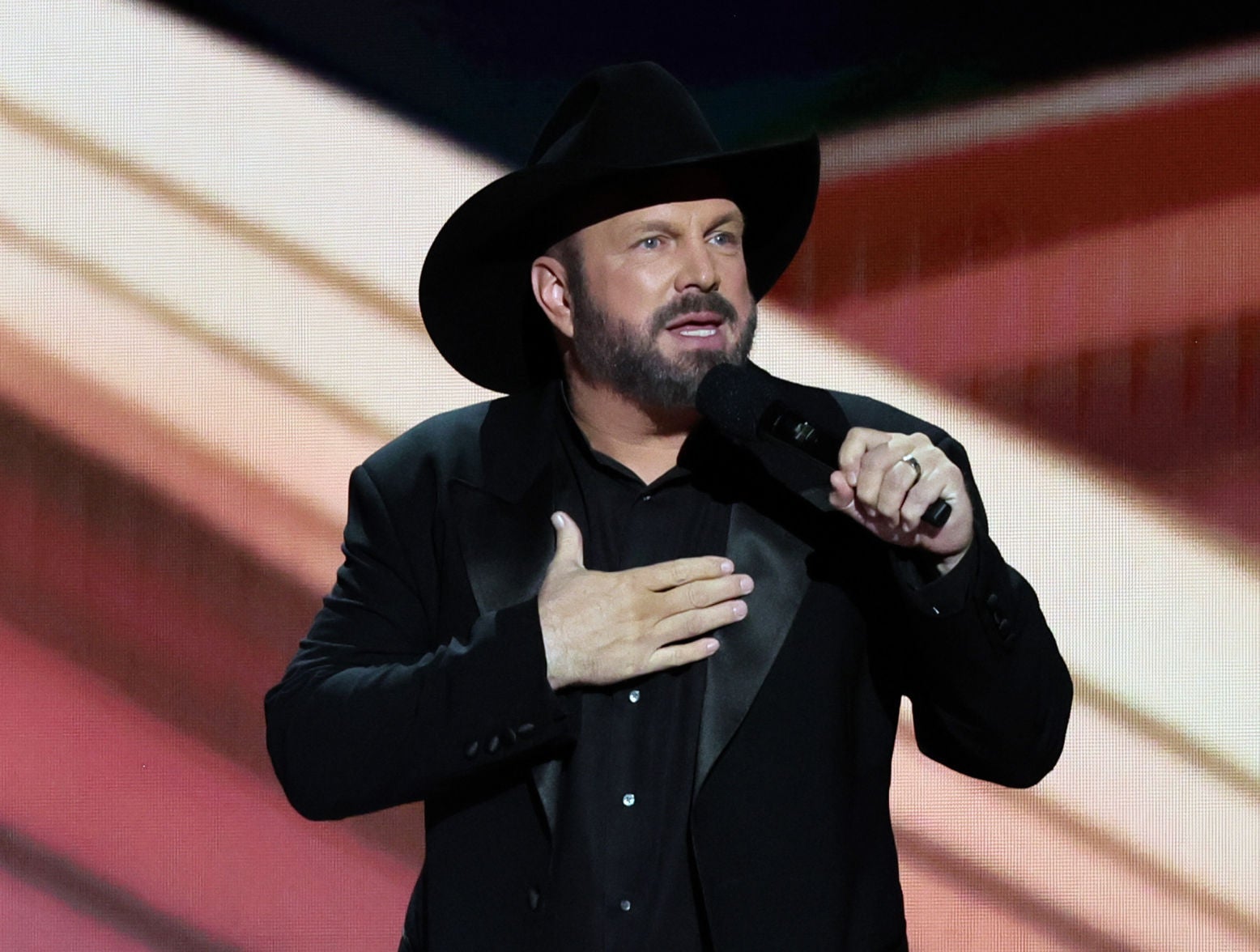 Garth Brooks Announces 2024 Las Vegas Dates Backstage Country